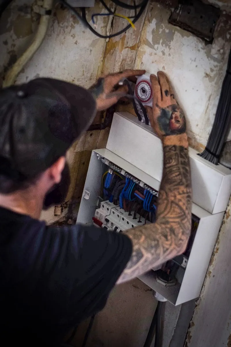 Dougy's Electric Box