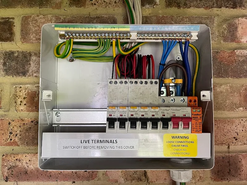 EALING ELECTRICIANS LTD