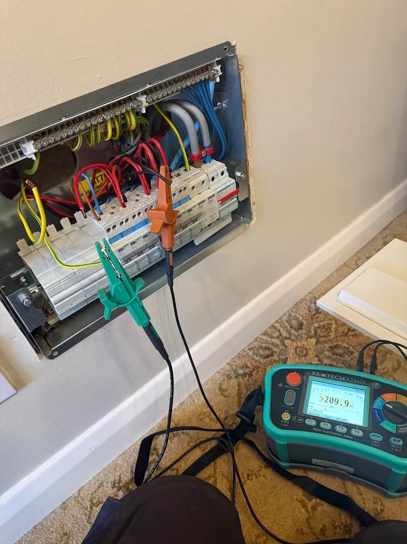 Oaks Electrical & Renewables